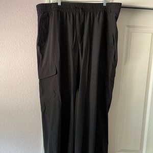 Old Navy High Waisted StretchTech Cargo Wide-Leg Pant in Black XXL